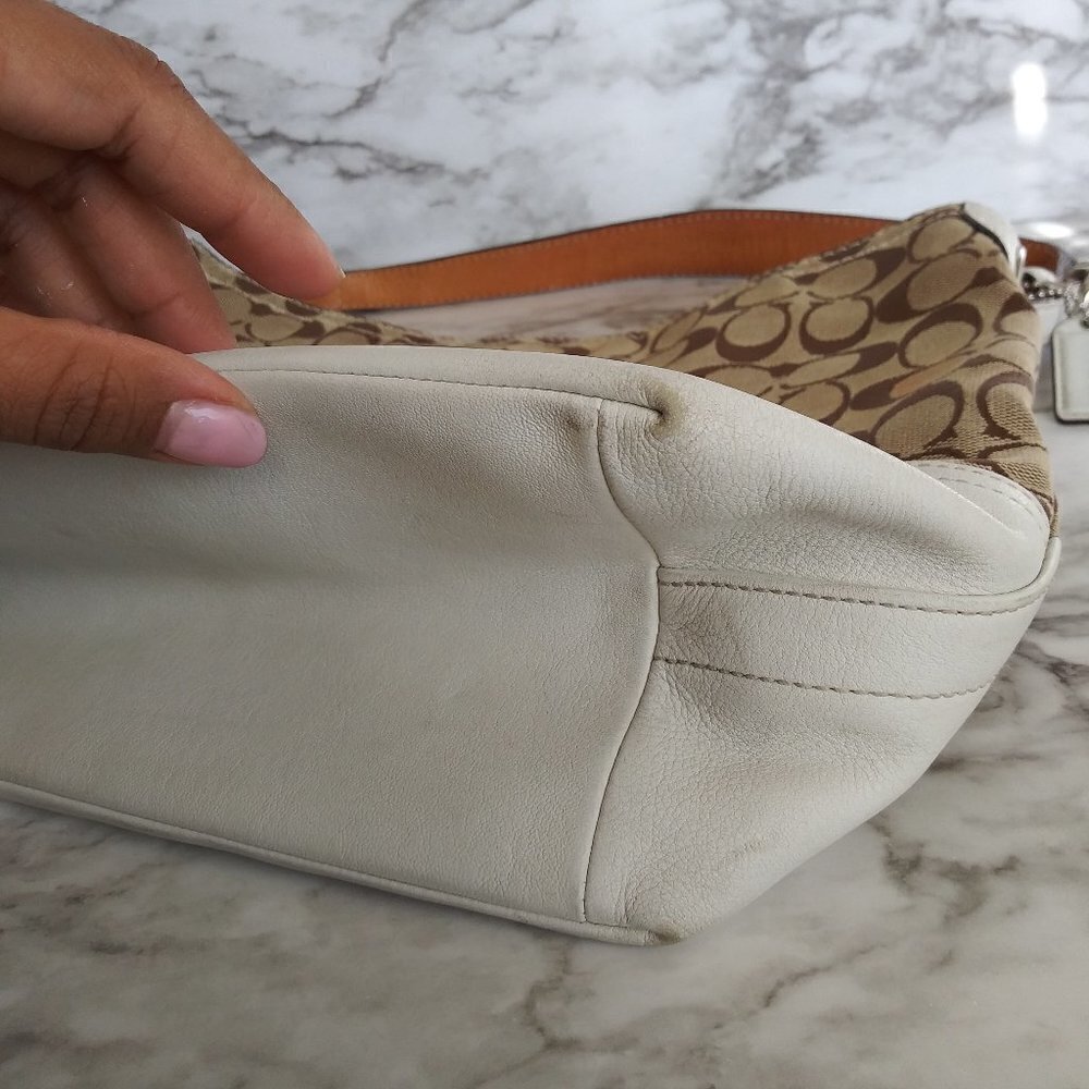 COACH tan/white shoulder bags - Picture 13 of 16